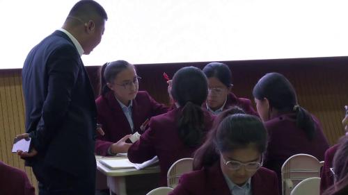 《电流与电压和电阻的关系》2025人