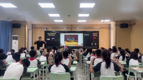 《U4 Plants around usA Let s tal 《U4 Plants around usA Let s tal