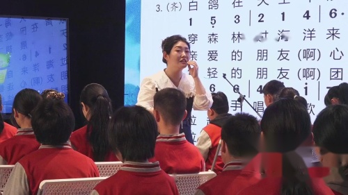 《影视金曲——跟着音乐看电影》2025人音版七下音乐教学展示课视频