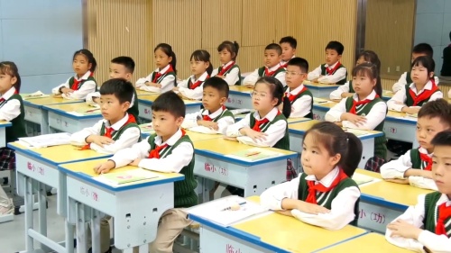 《在牛肚子里旅行》部编版三上语文东湖区“好教师”课堂教学风采展示活动2025研讨课视频