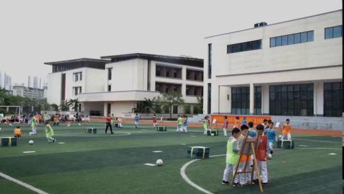 《跑步走-立定》观摩课教学视频-五年级体育-跨学科体育教学研讨活动