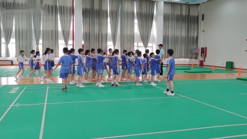 《折返跑》观摩课教学视频-三年级体育-跨学科体育教学研讨活动