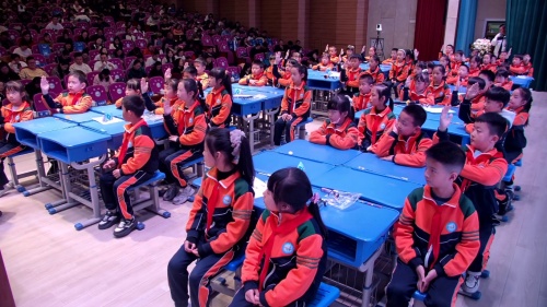 《磁铁怎样吸引物体》教科版二年级科学2024展示课视频