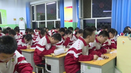 《生活中的圆周运动》人教版高中物