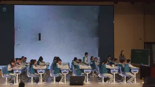 《开国大典-观开国盛典习点面结合》部编版六上语文2025“铭记革命场面，传讲红色精神”文学与思辨任务群教学研讨课时