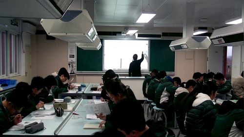 《家庭电路与用电安全》苏教版九年级物理2025物理教师成长共同体发展与名师交流赛课一等奖视频