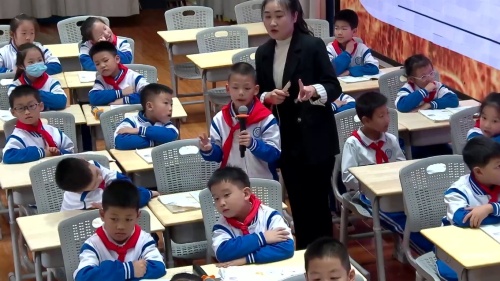 《小鲤鱼跳龙门-导读课》部编版二